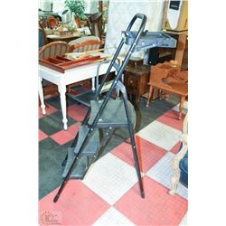 5' STEP LADDER