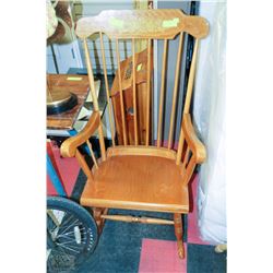 MAPLE ROCKING CHAIR