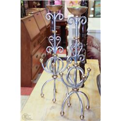 PAIR OF WIRE ORNAMENTAL STYLE CANDLE HOLDERS