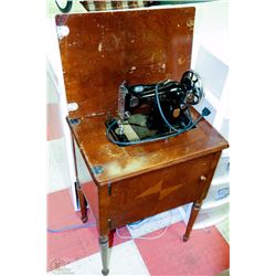 VINTAGE SINGER SEWING MACHINE