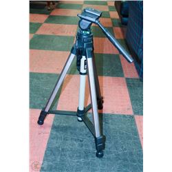 NEW SOLIGOR S7142 TRIPOD