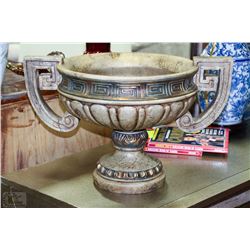 EXTRA LARGE CENTERPIECE 19"X12"