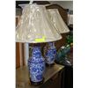 Image 1 : PAIR OF BLUE AND WHITE PORCELAIN TABLE LAMPS