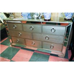 8 DRAWER DRESSER MISSING ONE MIRRORED GLASS PIECE