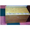 Image 1 : SOLID WOOD OAK HINGED-LID STORAGE BENCH