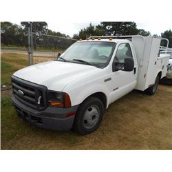 2007 FORD F350 SERVICE TRUCK, VIN/SN:1FDWF36P57EA7593 - 6.0L FORD DIESEL ENGINE, A/T, READING SERVIC
