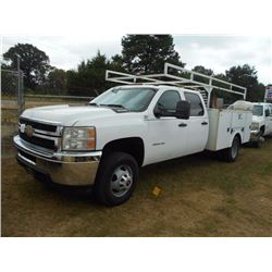 2011 CHEVROLET 3500HD SERVICE TRUCK, VIN/SN:1GB4CZCG5BF161857 - GAS ENGINE, A/T, EXTENDED CAB, TOOL 