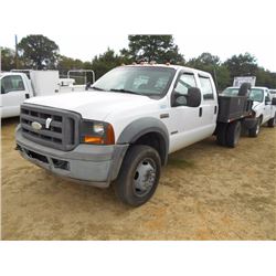 2005 FORD F450 FLATBED TRUCK, VIN/SN:1FDXW47P25EC96300 - S/A, POWER STROKE DIESEL ENG, 6 SPD TRANS, 