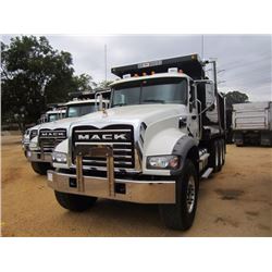 2016 MACK GU713 DUMP, VIN/SN:1M2AX07C4GM028267 - TRI-AXLE, 445HP MACK MP8 445C DIESEL ENGINE, T310M 