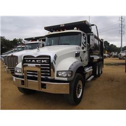2013 MACK GU713 DUMP, VIN/SN:1M2AX09C4DM017309 - TRI-AXLE, 425 HP MACK MP8 425M DIESEL ENG, ALLISON 