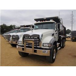 2010 MACK GU713 DUMP, VIN/SN:1M2AX09CXAM008917 - TRI-AXLE, 425 HP MACK MP8 425M DIESEL ENG, ALLISON 