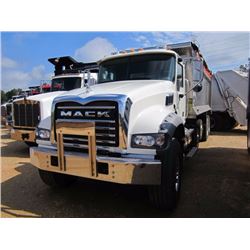 2009 MACK GU713 DUMP, VIN/SN:AL09AN00800046534 - 5-AXLE, MACK MP7-395C ENGINE, 8LL TRANS, 44K REARS,