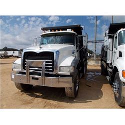 2007 MACK CTP 713 DUMP, VIN/SN:1M2AT04C37M006485 - TRI-AXLE, MACK MP7-405M ENGINE, MACK T310M 10 SPD