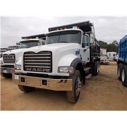 2007 MACK DUMP TRUCK, VIN/SN:1M2AT04Y67M001972 - T/A, 405 HP MACK MP7-405M ENGINE, T310M 10 SPD TRAN