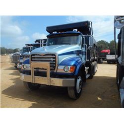 2005 MACK CV713 DUMP, VIN/SN:1M2AG11C35M024982 - TRI-AXLE, 370HP MACK AMI-370 ENGINE MACK T310M 10-S