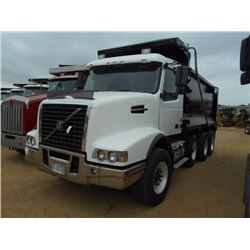 2006 VOLVO DUMP TRUCK, VIN/SN:4V5KC9GH66N433317 - TRI-AXLE, VOLVO D12-465 ENG, 8LL TRANS, 20K FRONT 