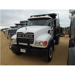 2003 MACK GARNITE DUMP, VIN/SN:1M2AG12C43M005143 - T/A, MACK EM7-300 ENGINE, 7 SPD TRANS, 44K REARS,