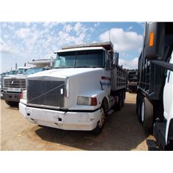 VOLVO DUMP, VIN/SN:9201VS0044 - T/A, CUMMINS DIESEL ENGINE, 10 SPD TRANS, 14' WARREN DUMP BODY, 13-1