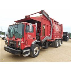 2000 MACK MR688S GARBAGE TRUCK, VIN/SN:1M2K195CXYM015263 - T/A, MACK DIESEL ENG, A/T, MCCLAIN FL0080