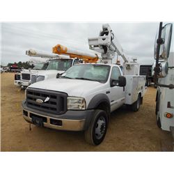 2005 FORD F450 BUCKET TRUCK, VIN/SN:1FDXF46P85EB37346 - S/A, POWERSTROKE DIESEL ENGINE, A/T, TOOL BO