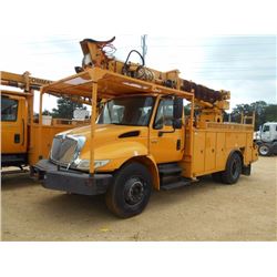 2003 INTERNATIONAL 4400 DIGGER DERRICK, VIN/SN:1HTMKAAN13H583389 - S/A, DT466 IHC ENGINE, 6 SPD TRAN