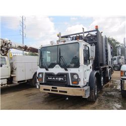 2008 MACK MRU613 STRIPER TRUCK, VIN/SN:1M2AV04C78M001365 - TRI-AXLE, THEROPLASTIC ROAD STRIPER, SUPE