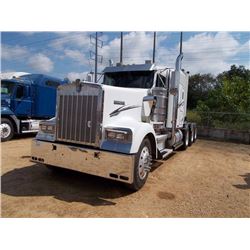 1999 KENWORTH W900B TRUCK TRACTOR, VIN/SN:1XKWDB9X0XR824357 - TRI-AXLE, 475 HP CAT 3406 ENG, 38K REA