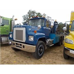 1986 MACK RS686LS WRECKER, VIN/SN:RS686L52812 - T/A, 300 MACK ENGINE, 6 SPD MACK TRANS, 44K REARS, P