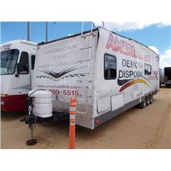 2004 FLEETWOOD TOY HAULER, VIN/SN:4CE7F303442811555 - TRI-AXLE, ONAN GENERATOR