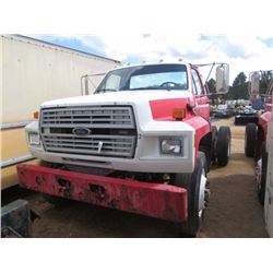 1990 FORD F800 TRUCK TRACTOR, VIN/SN:1FDXK84A8LVA18212 - T/A, FORD DIESEL ENG, ODOMETER READING 133,