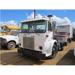 1995 VOLVO GM TRUCK TRACTOR, VIN/SN:4V1DBEME9SN689977 - DIESEL ENG, A/T, 11R22.5 TIRES, ODOMETER REA