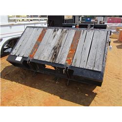 2000 FONTAINE FLIP AXLE/STINGER VIN/SN:4LF5N051343510514 - 255/70R22.5 TIRES