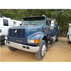 2002 INTERNATIONAL 4900 SERVICE TRUCK, VIN/SN:1HPSDAAL82H526931 - S/A, IHC DT 466T DIESEL ENGINE, 10