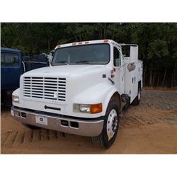 1999 INTERNATIONAL 4700 SERVICE TRUCK, VIN/SN:1HTSCAAMOXH642675 - S/A, IHC DT 466E ENGINE, 6+ SPD TR