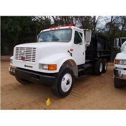 1996 INTERNATIONAL 4900 WATER TRUCK, VIN/SN:1HTSHAAR3TH305005 - T/A, DT466 IHC DIESEL ENGINE, 10 SPD