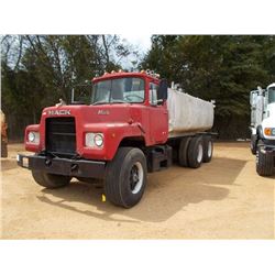 1986 MACK DM685SX WATER TRUCK, VIN/SN:1M2B122C3GA058323 - T/A, MACK ENGINE, 6 SPD TRANS, REAR DISCHA