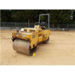 VIBROMAX 200 W252 ROLLER, VIN/SN:JKC7514505 - TANDEM, VIBRATORY, 39" SMOOTH DRUMS, ROLL BAR, METER R