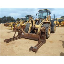 2004 KOMATSU WA380-5L WHEEL LOADER, VIN/SN:A52365 - PIPE FORKS, ECAB W/AIR, 23.5R25 TIRES, METER REA