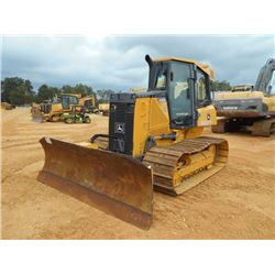 2015 JOHN DEERE 650K CRAWLER TRACTOR, VIN/SN:272396 - 6 WAY BLADE, ECAB W/AIR, METER READING 450 HOU