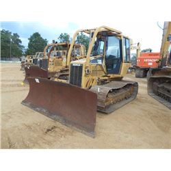 2002 CAT D5G LGP CRAWLER TRACTOR, VIN/SN:RKG01051 - 6 WAY BLADE, ECAB W/AIR, SWEEPS, REAR SCREEN, ME