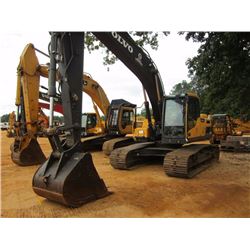 2013 VOLVO EC220DL HYDRAULIC EXCAVATOR, VIN/SN:J00210249 - 11' 9" STICK, 47" BUCKET, AUX HYD, AUTO L