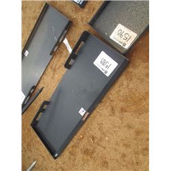 (UNUSED) TOMAHAWK QUICK TACH MOUNT PLATE, FITS SKID STEER LOADER