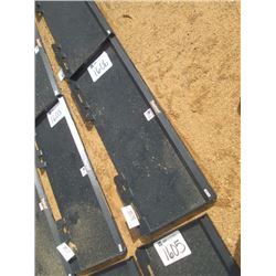 (UNUSED) TOMAHAWK QUICK TACH MOUNT PLATE, FITS SKID STEER LOADER