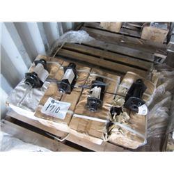 1 LOT SLIDING 4" WEBBING WINCHES