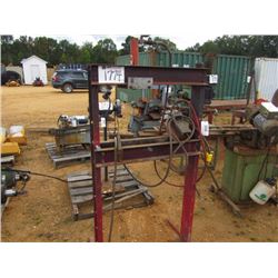 HYDRAULIC PRESS