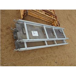 1 LOT SCAFFOLD ALUMINUM BOARD