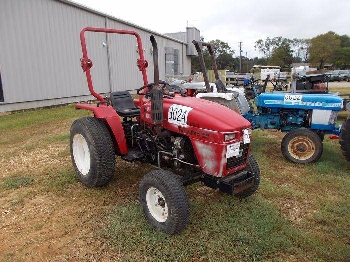 FARM PRO 2420 FARM TRACTOR, VIN/SN23091 3 PTH, PTO, 11.220 TIRES