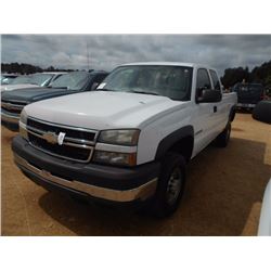 2007 CHEVROLET 2500HD PICKUP, VIN/SN:1GCHC29U37E148135 - V8 GAS ENGINE, A/T, EXTENDED CAB, ODOMETER 