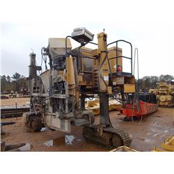 GOMACO GT3600 CONCRETE CURB MACHINE, VIN/SN:902900-243 - METER READING 3,671 HOURS