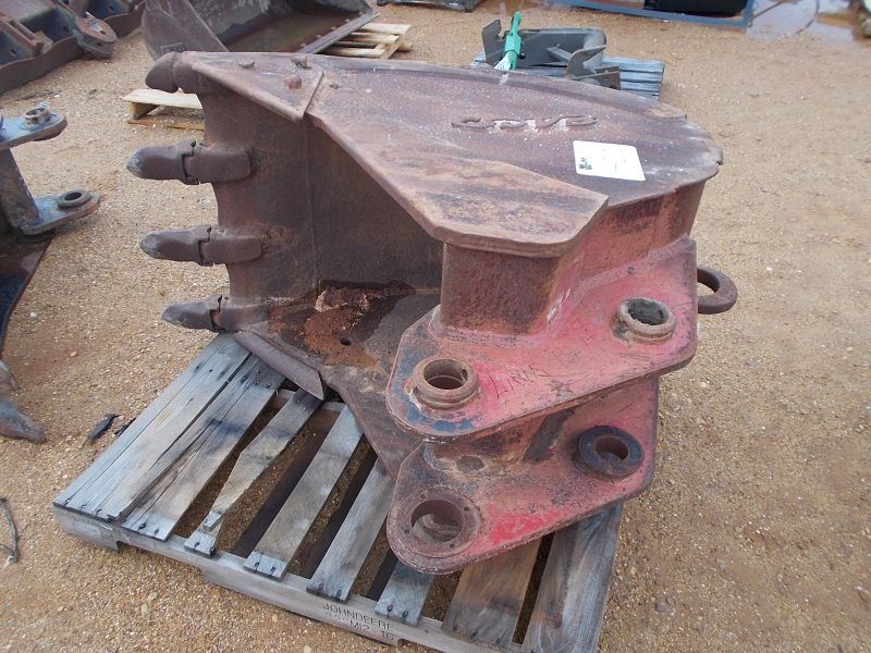 ESCO EXCAVATOR BUCKET 30" W/ TEETH & SIDE CUTTERS